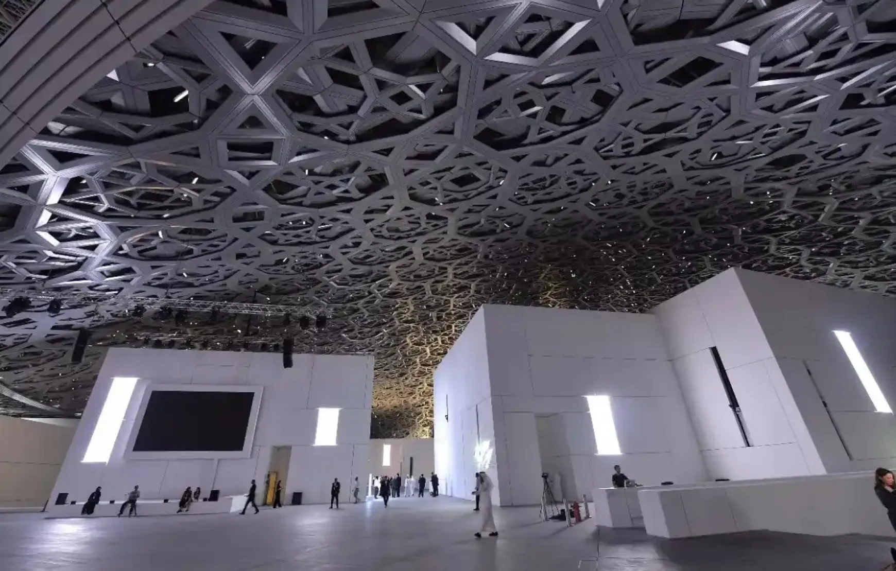 Abu Dhabi City Tour, Louvre Art Museum with tickets & Abu Dhabi Mosque tour Abu Dhabi City Tour, Louvre Art Museum with tickets & Abu Dhabi Mosque tour