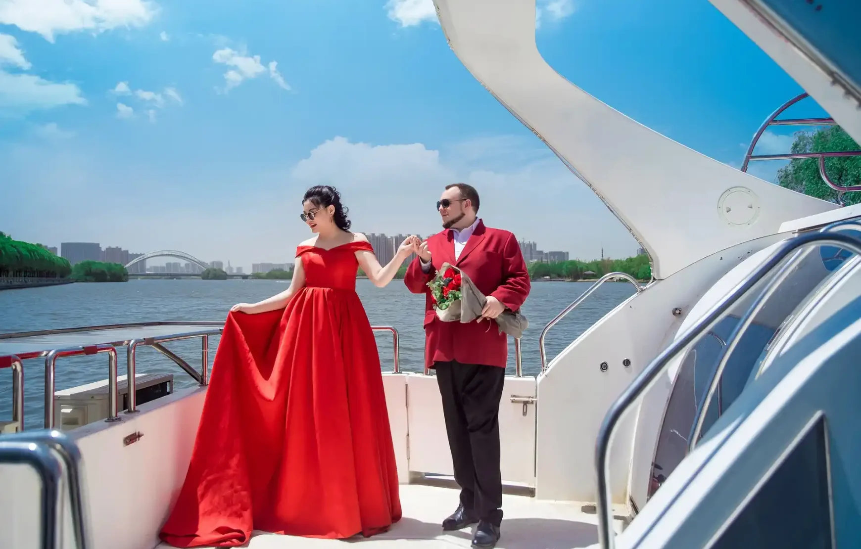 Marriage Proposal On a Luxury Private Yacht in Dubai f Marriage Proposal On a Luxury Private Yacht in Dubai f