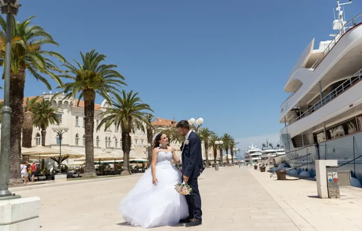 Marriage Proposal On a Luxury Private Yacht in Dubai f