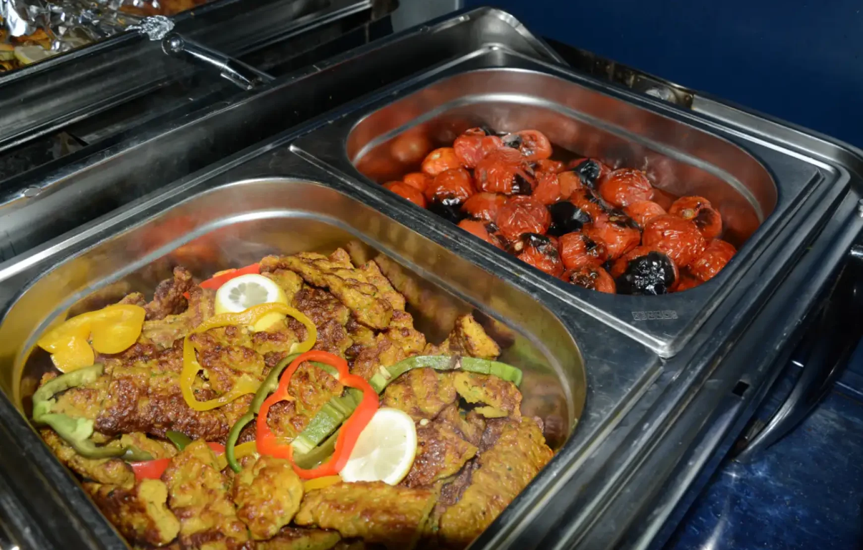 Modern-Dinner-boat-Cruise-tour-in-Dubai-Marina Modern-Dinner-boat-Cruise-tour-in-Dubai-Marina