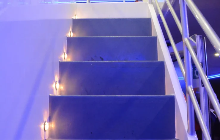 Modern-Dinner-boat-Cruise-tour-in-Dubai-Marina