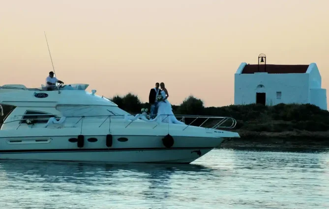 Mykonos South Beaches Private Luxury Yacht With Lunch(YACHT CRANCHI 40) Greece