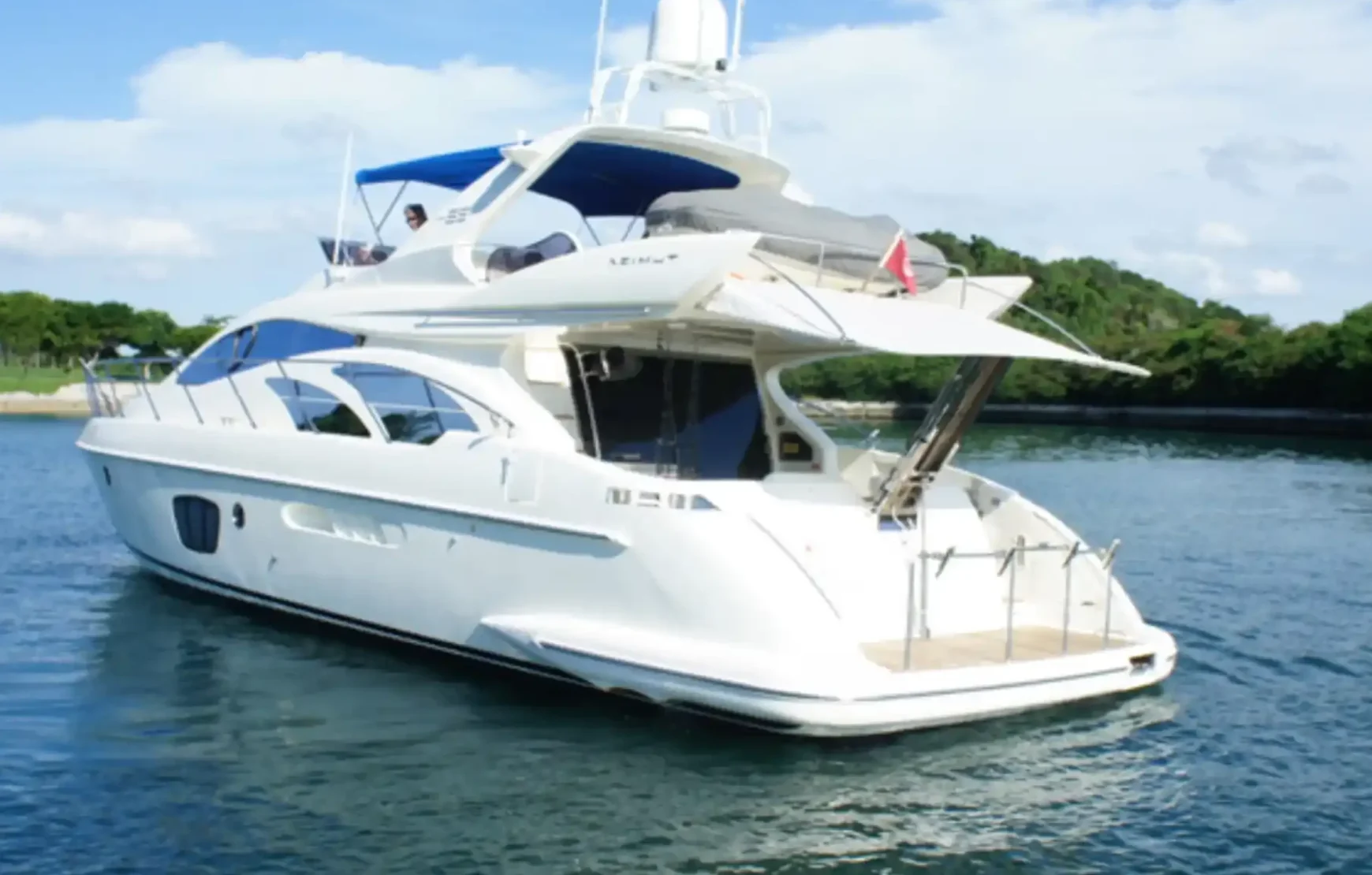 One Hour Luxury Yacht tour in Dubai Marina (Shared Private) One Hour Luxury Yacht tour in Dubai Marina (Shared Private)