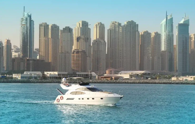 One Hour Luxury Yacht tour in Dubai Marina (Shared Private)