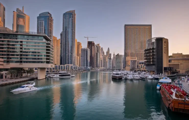 One Hour Luxury Yacht tour in Dubai Marina (Shared Private)