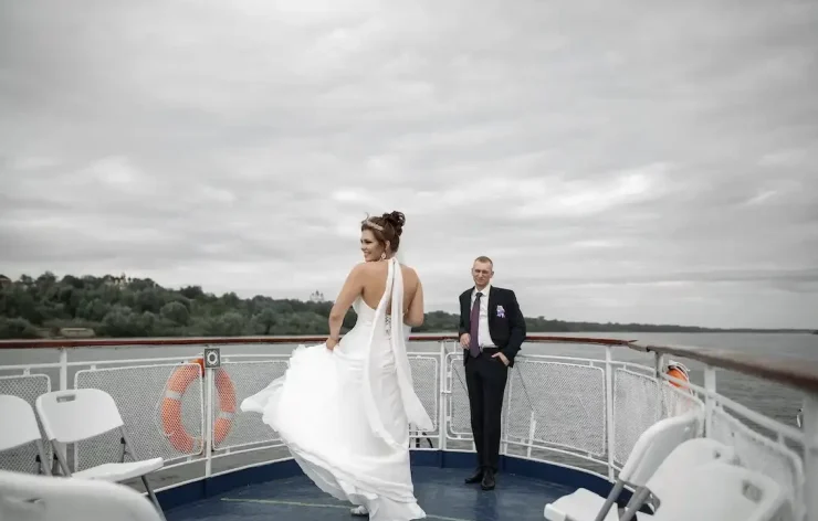 Dream Wedding on Private Cruise in Dubai, Buffet Dinner