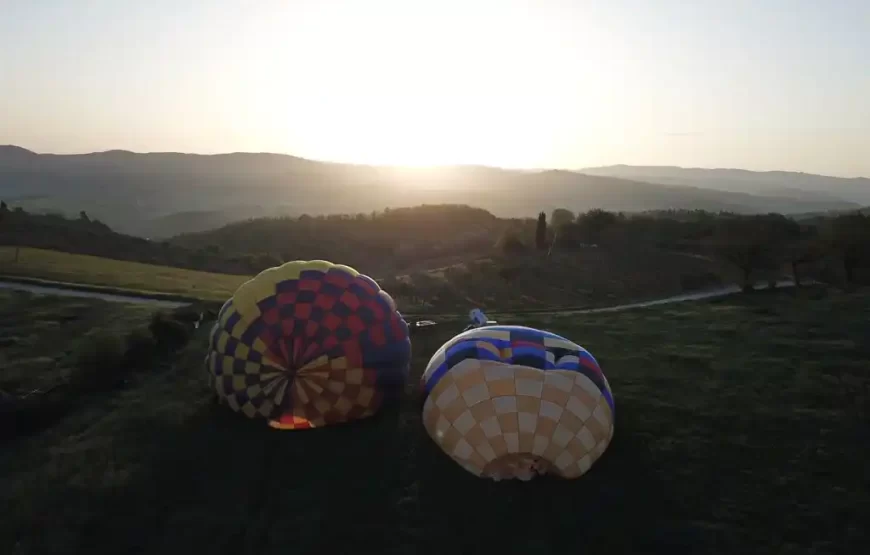 Enjoy The Morning Hot Air balloon Over San Gimignano Italy