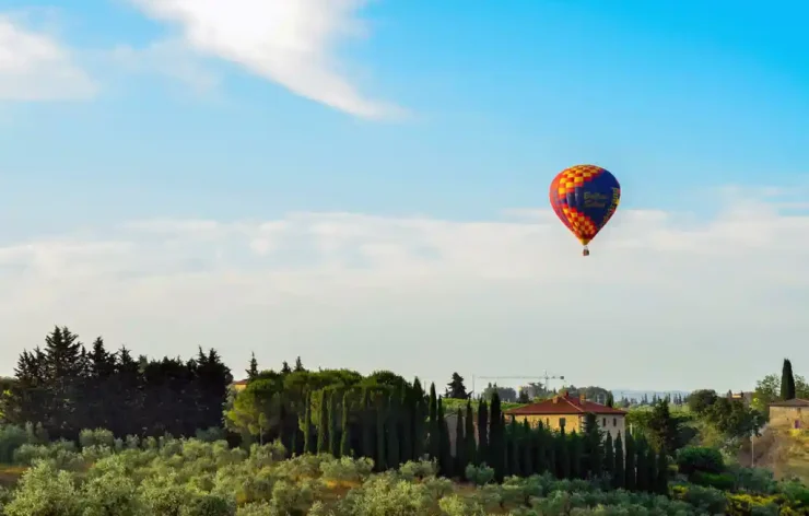 Enjoy The Morning Hot air balloon Over Chianti Italy With Breakfast