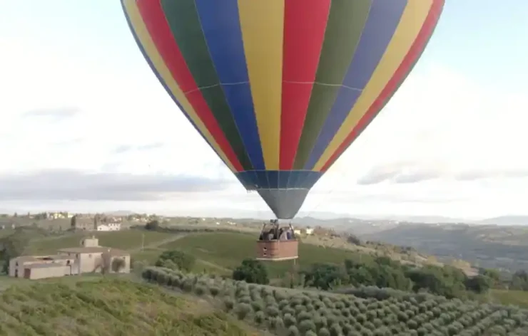 Enjoy The Morning Hot air balloon Over Chianti Italy With Breakfast