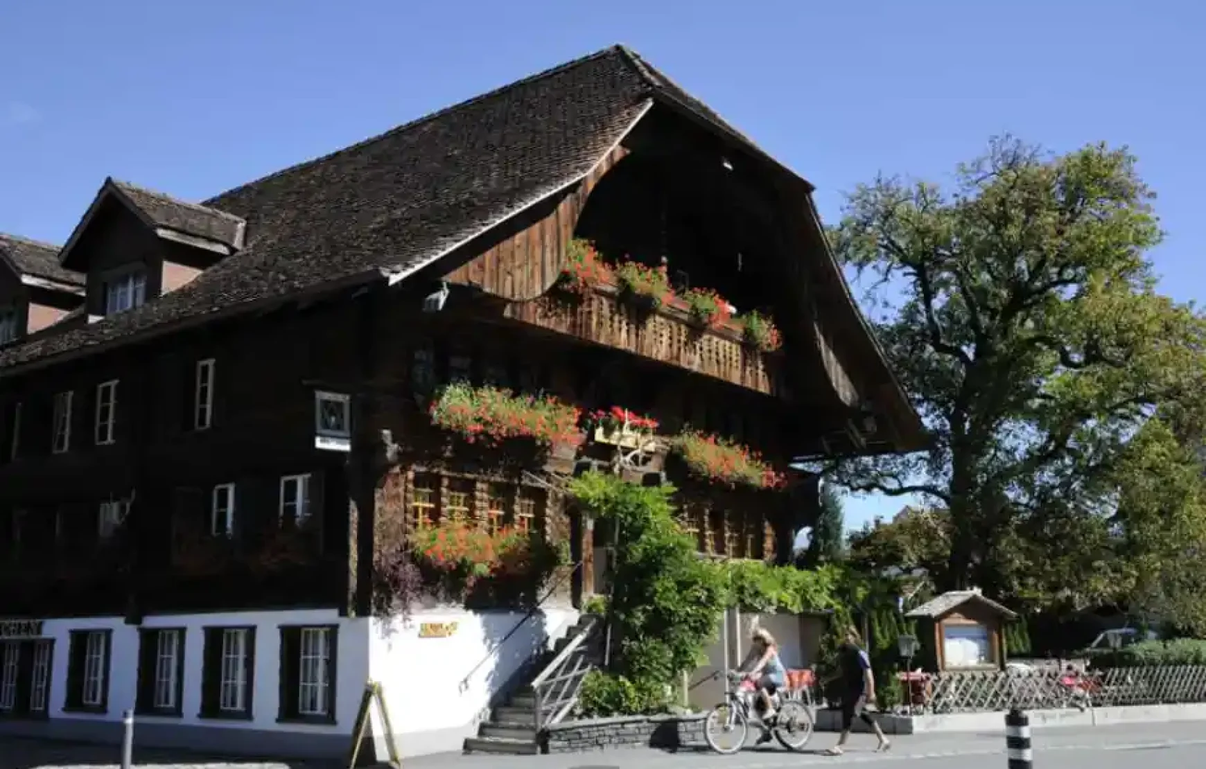 Guided Tour From Lucerne To Grindelwald And From Interlaken To Lucerne Switzerland Guided Tour From Lucerne To Grindelwald And From Interlaken To Lucerne Switzerland