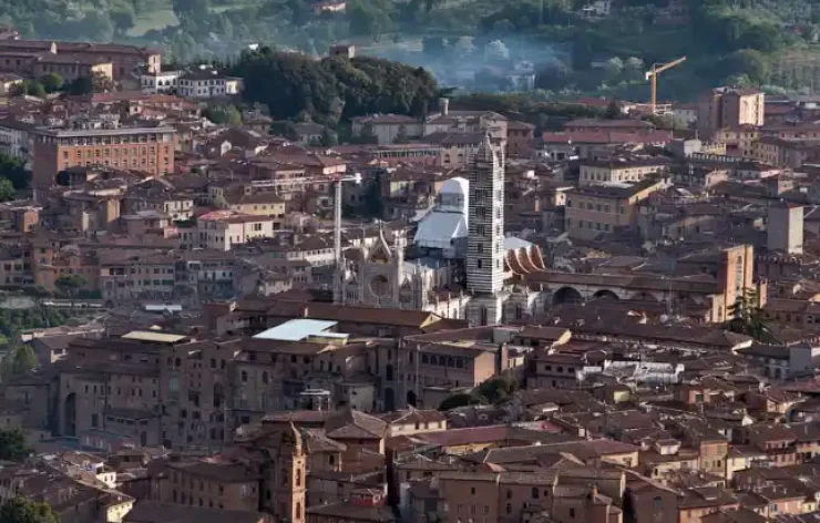 Enjoy The Morning Hot air balloon tour Over Siena With