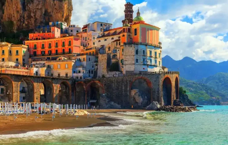 View The Beauties Of Amalfi Coast On Yacht in Italy