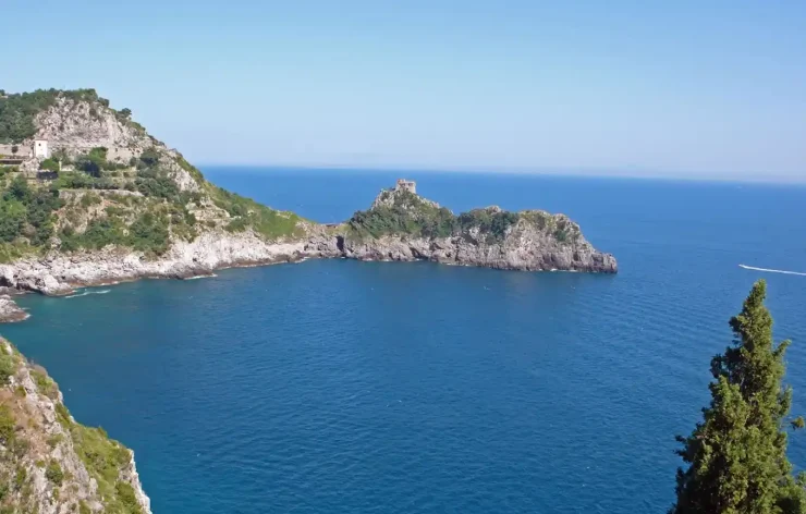 View The Beauties Of Amalfi Coast On Yacht in Italy