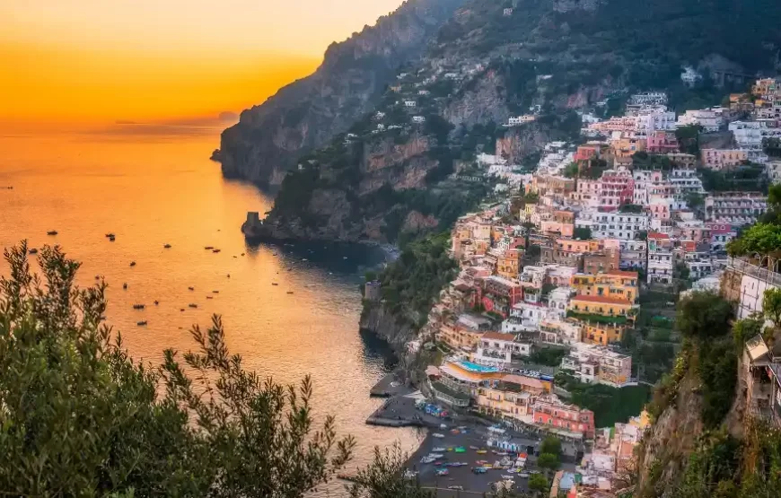 View The Beauties Of Amalfi Coast On Yacht