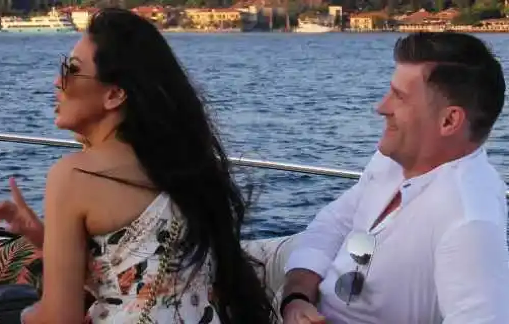 Luxury Yacht In Istanbul's Bosphorus For 2.5 Hours Turkey Luxury Yacht In Istanbul's Bosphorus For 2.5 Hours Turkey