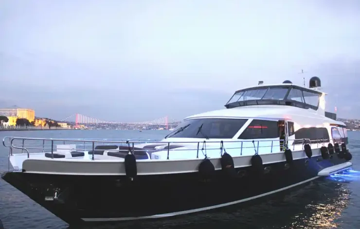 2.5 Hours Sunset Luxury Yacht In Bosphorus Istanbul