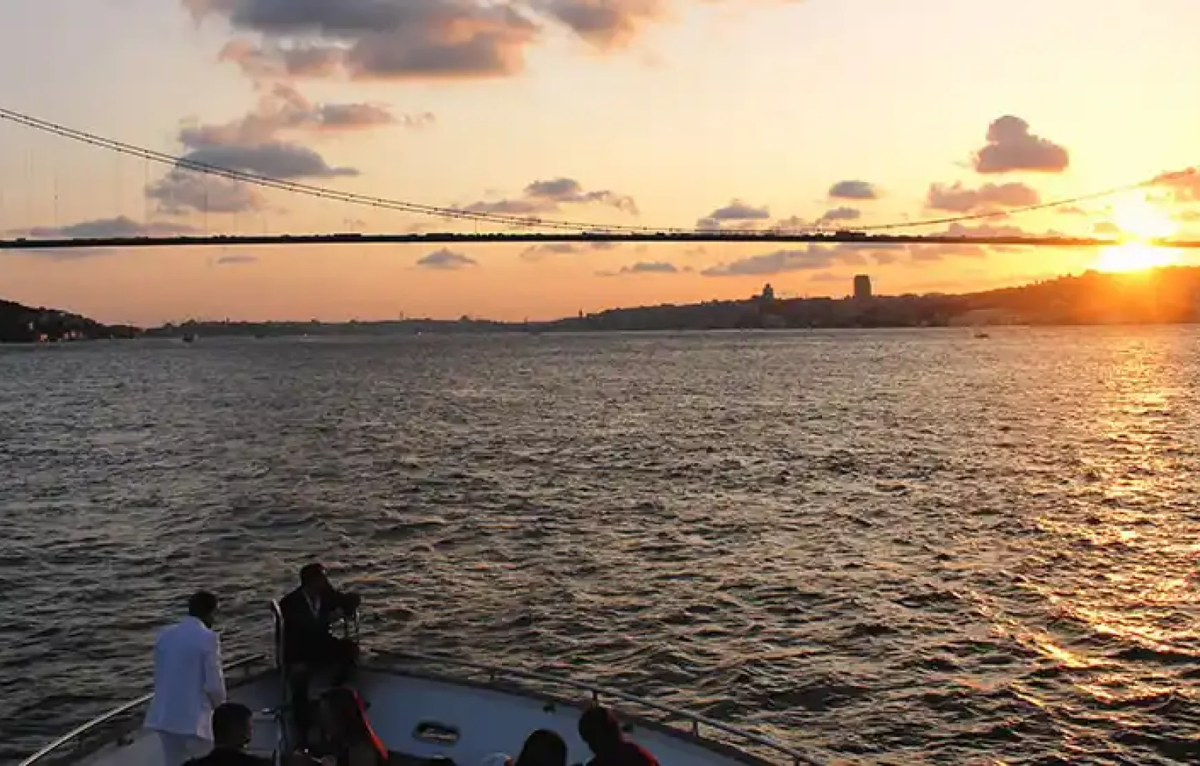 Istanbul Bosphorus and Black Sea 4 Hour Tour With Lunch on a Cruise