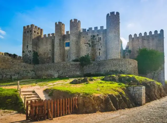Full Day Alkobaca Batalha Obidos Fatima And Nazare Tour