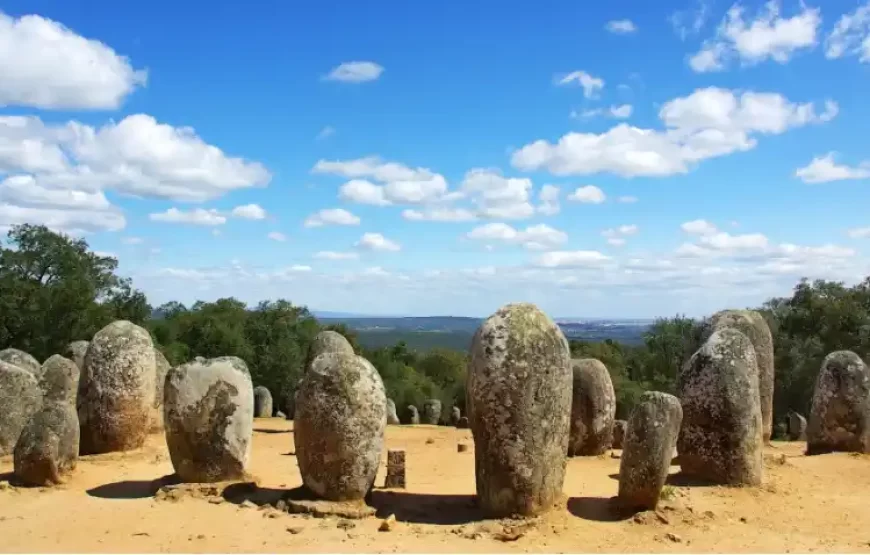 Full-day Tour of Évora and The Megaliths of the Cromeleque Dos Almendres
