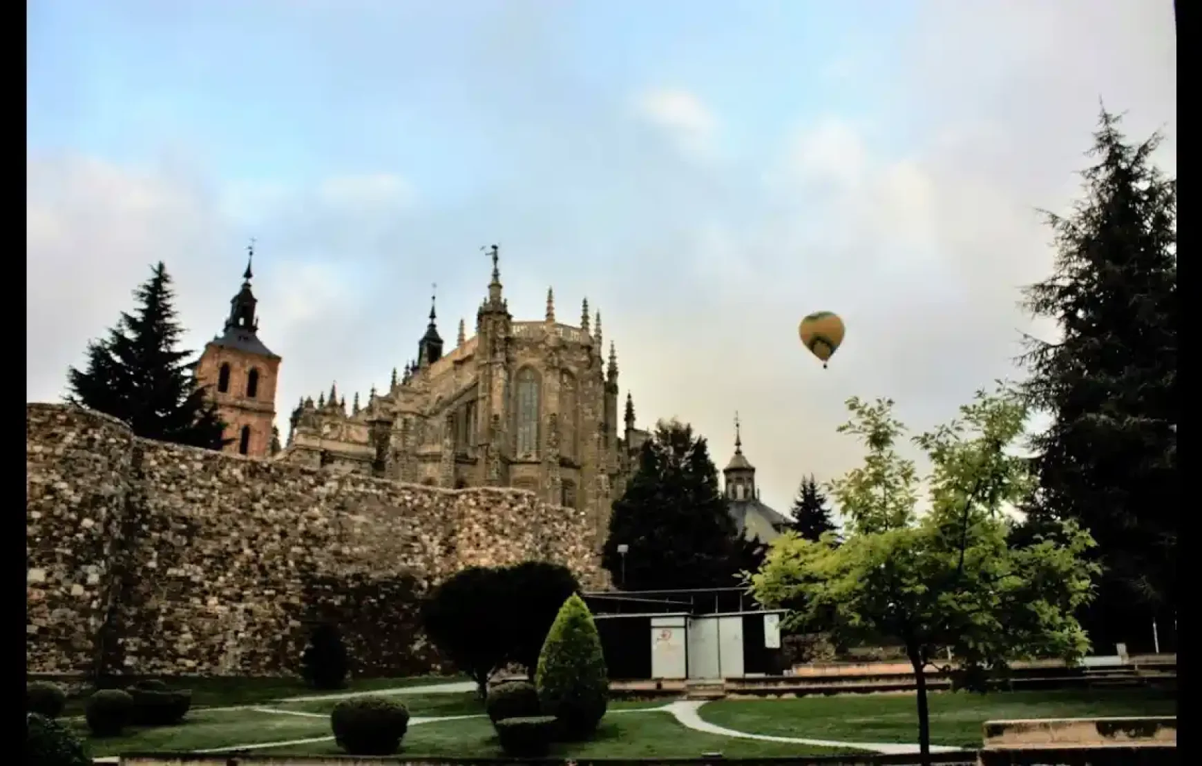 Hot Air Balloon in Astorga-León Spain Hot Air Balloon in Astorga-León Spain
