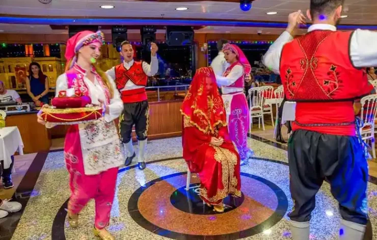 Istanbul Bosphorus Dinner Cruise with Live Performances Turkey