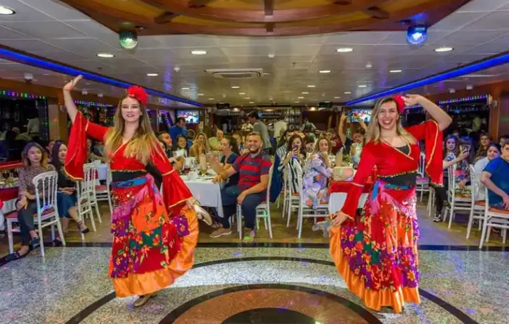 Istanbul Bosphorus Dinner Cruise with Live Performances Turkey