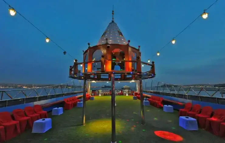 Istanbul Bosphorus Dinner Cruise with Live Performances Turkey