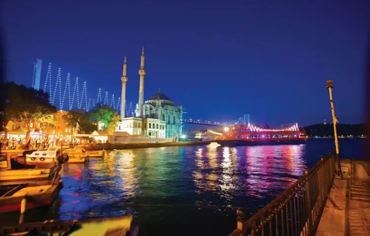 Istanbul Bosphorus Dinner Cruise with Live Performances Turkey