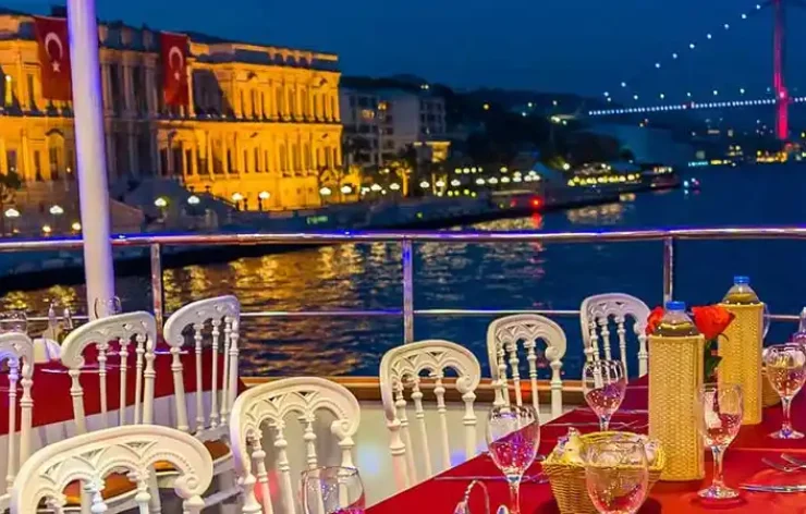 Istanbul Bosphorus Dinner Cruise with Live Performances Turkey