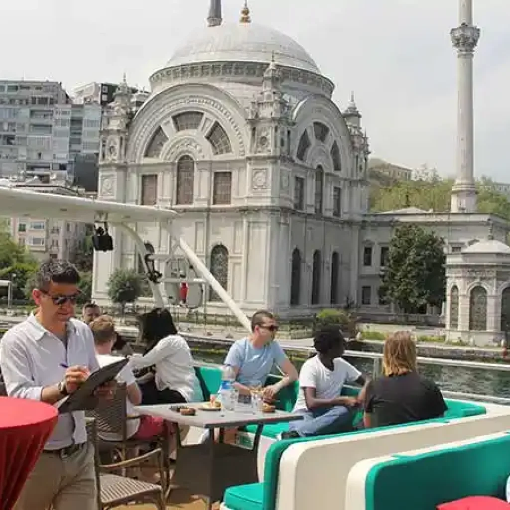 Istanbul Bosphorus and Black Sea 4 Hour Tour With Lunch on a Cruise