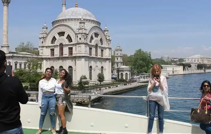 Istanbul Bosphorus and Black Sea 4 Hour Tour With Lunch on a Cruise