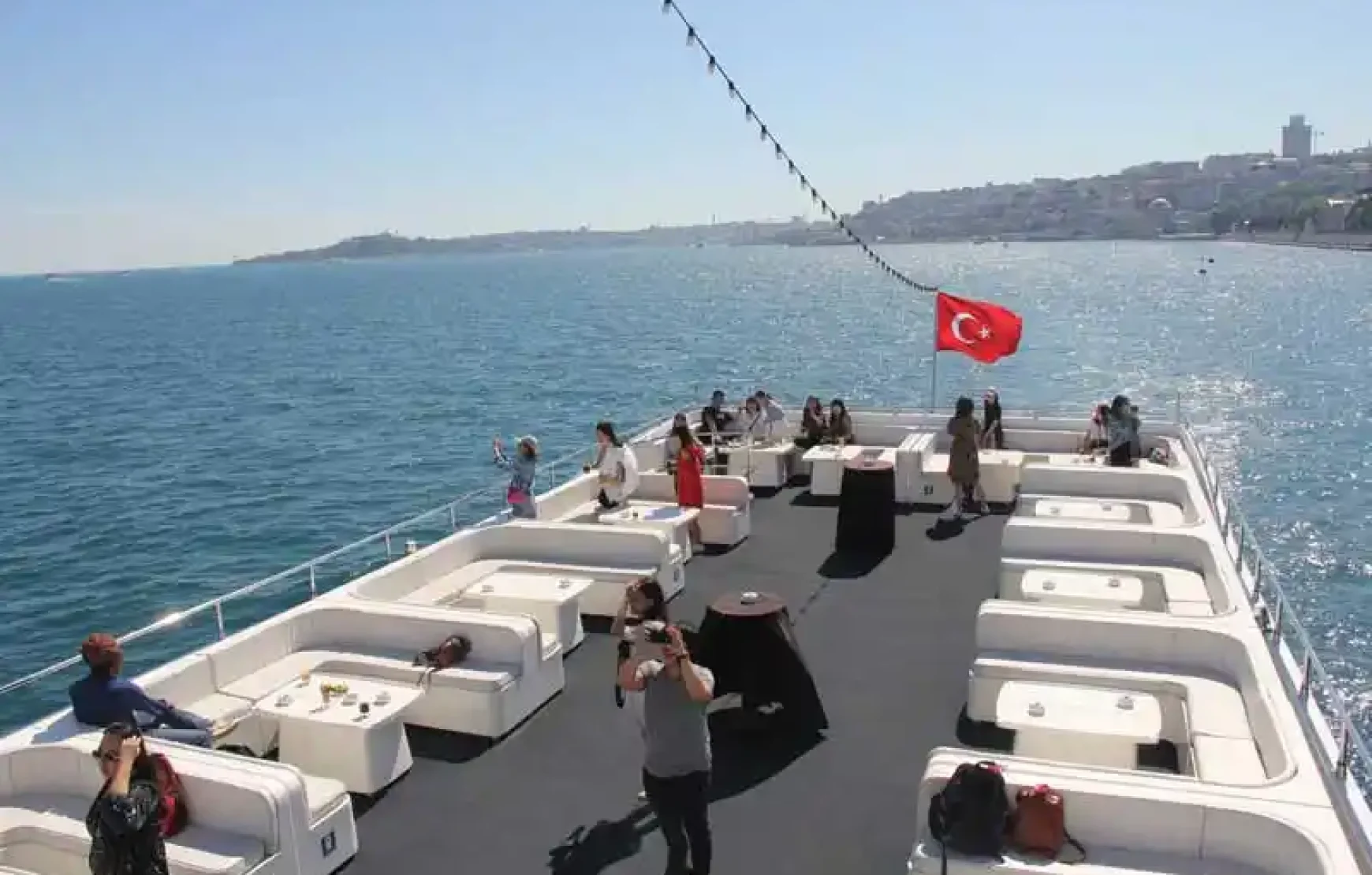 Istanbul Bosphorus and Black Sea 4 Hour Tour With Lunch on a Cruise