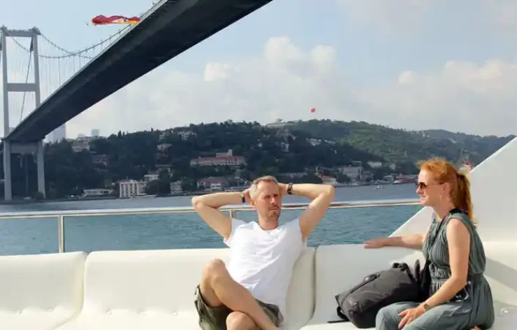 Istanbul Bosphorus and Black Sea 4 Hour Tour With Lunch on a Cruise