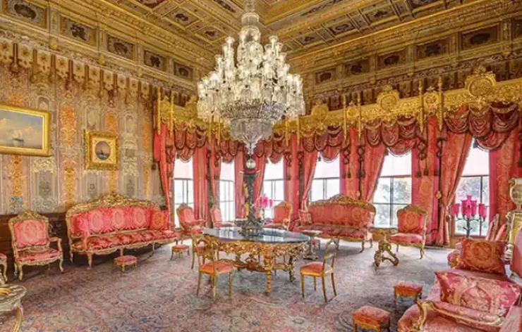 Istanbul City Dolmabahçe Palace Sightseeing by Bus, Boat, and Cable Car in Turkey