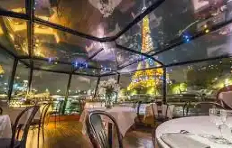Dinner Cruise with Seine Views in Paris