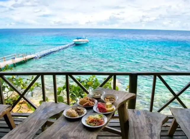 Full Day Raya Island Tour with Buffet Lunch and Snorkeling Phuket Thailand