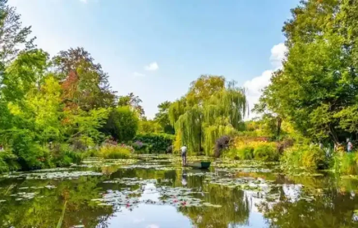 Guided Tour of Giverny Monet's Gardens from Paris France