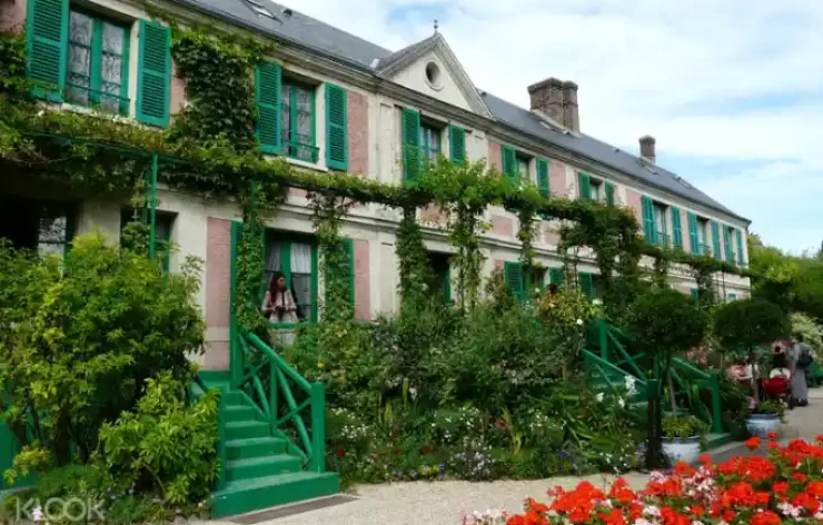 Guided Tour of Giverny Monet's Gardens from Paris France