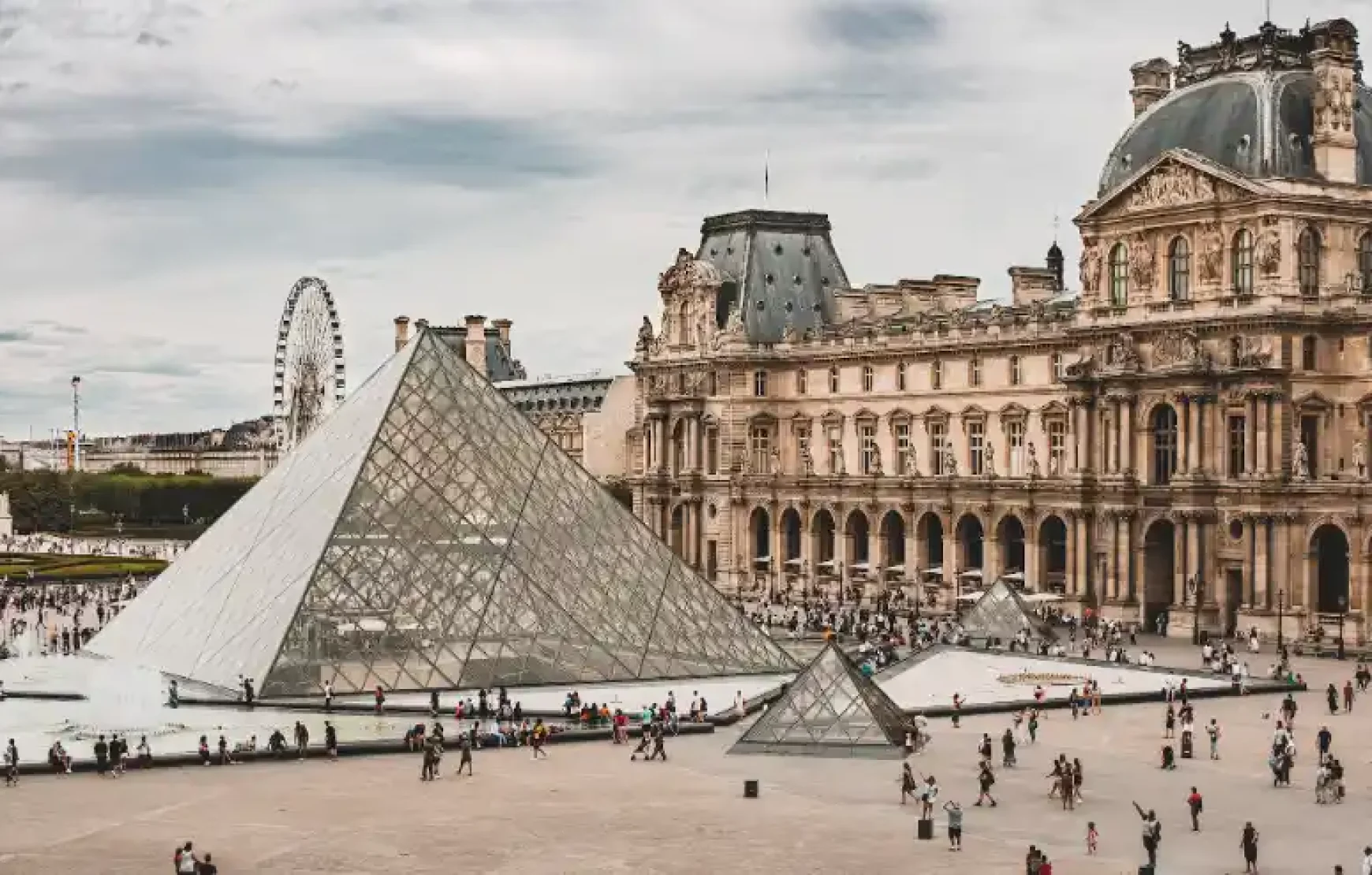 Guided Tour of the Louvre Museum Paris France Guided Tour of the Louvre Museum Paris France