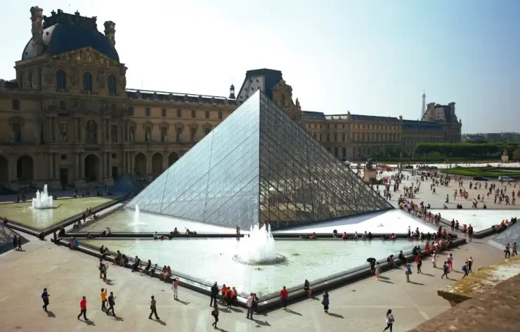 Guided Tour of the Louvre Museum Paris France