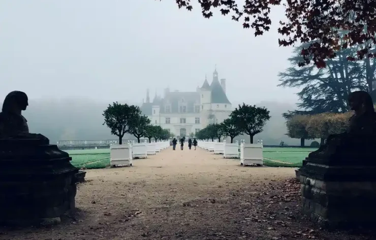 Loire Valley Castles Guided Tour From Paris France