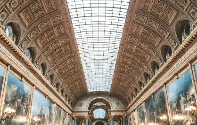 Palace of Versailles Guided Tour with Priority Access from Versailles Paris France