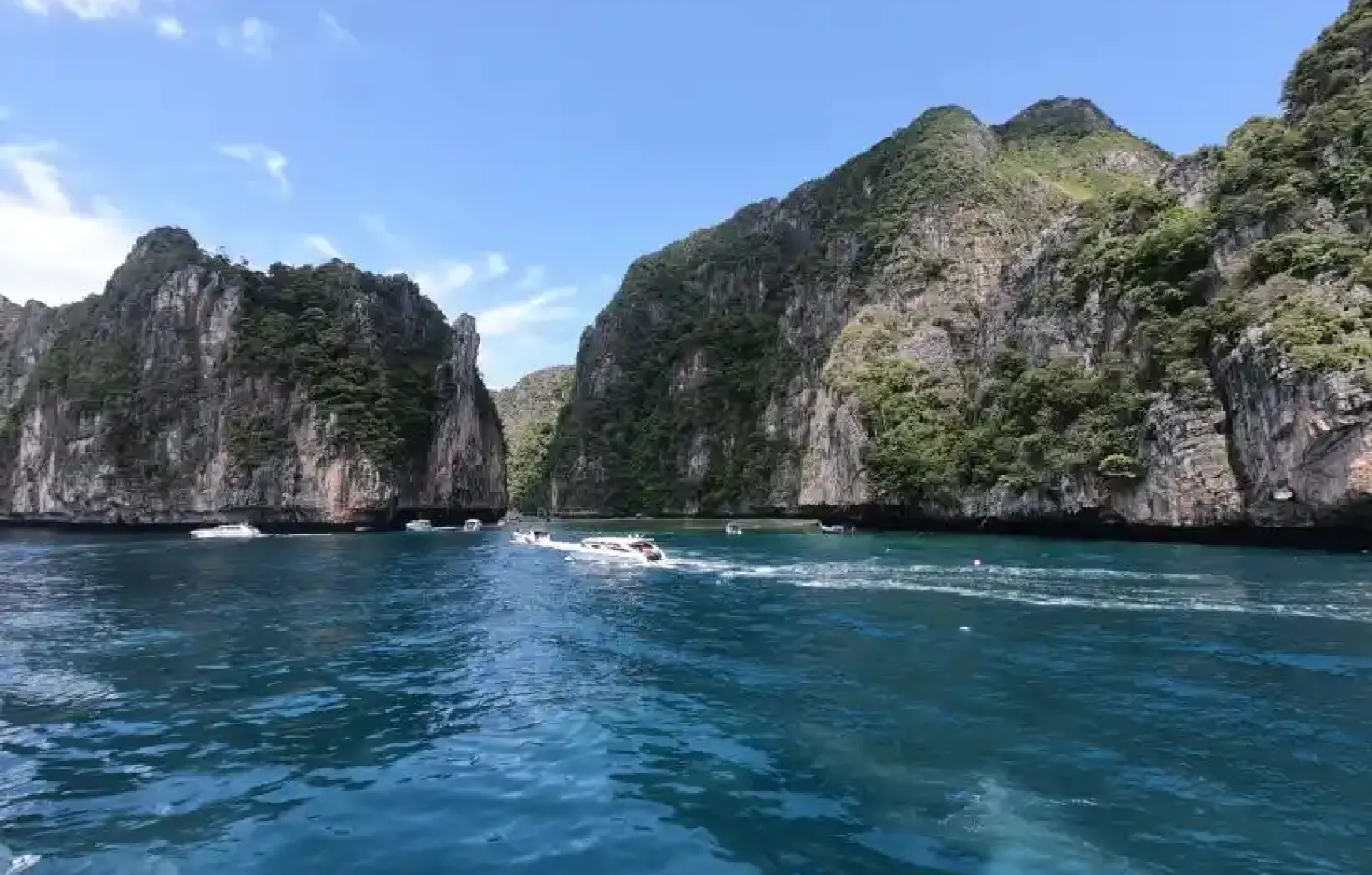 Phi Phi Islands Cruise Early Morning Phuket Thailand Phi Phi Islands Cruise Early Morning Phuket Thailand