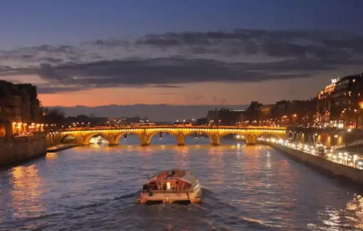 Priority Access to Eiffel Tower with Dinner and Seine Cruise tour Paris France