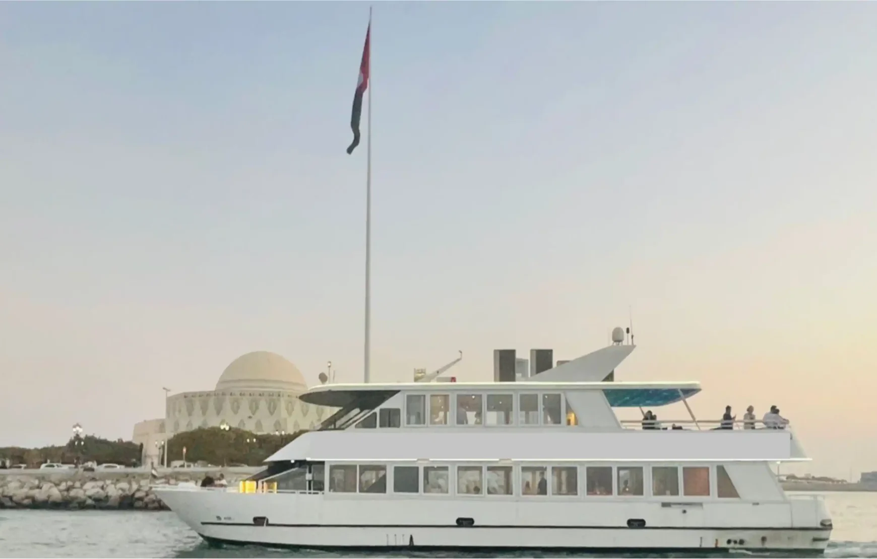 Dinner Cruise Yacht in Abu Dhabi