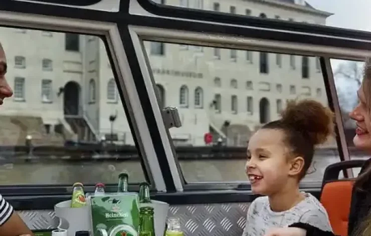 Sightseeing on Canal Boat Amsterdam With Pizza