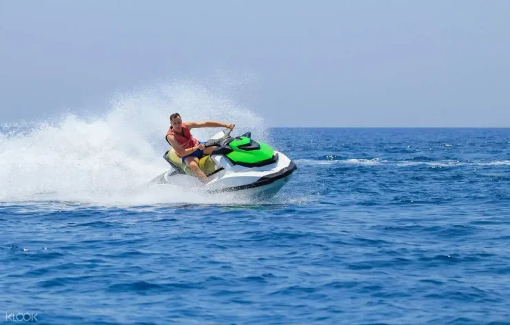 Fun Jet Ski Ride tour in Dubai 30 minutes