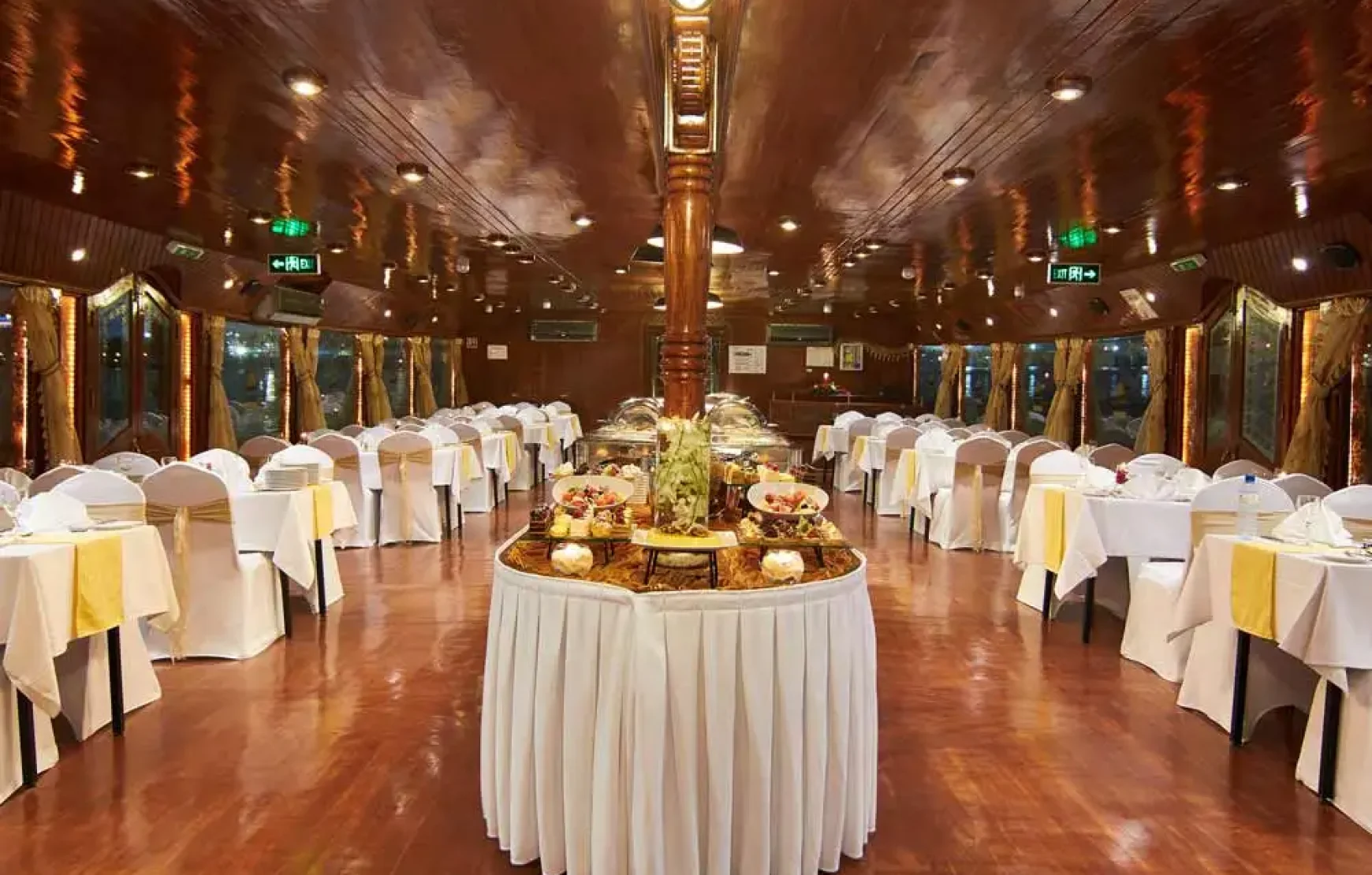 Dinner-on-Traditional-Wooden-Boat-Cruise-in-Dubai-Creek Dinner-on-Traditional-Wooden-Boat-Cruise-in-Dubai-Creek