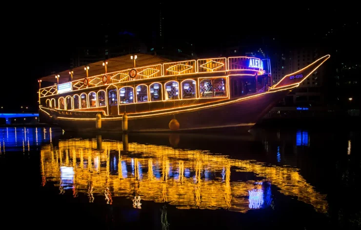 Dinner-on-Traditional-Wooden-Boat-Cruise-in-Dubai-Creek