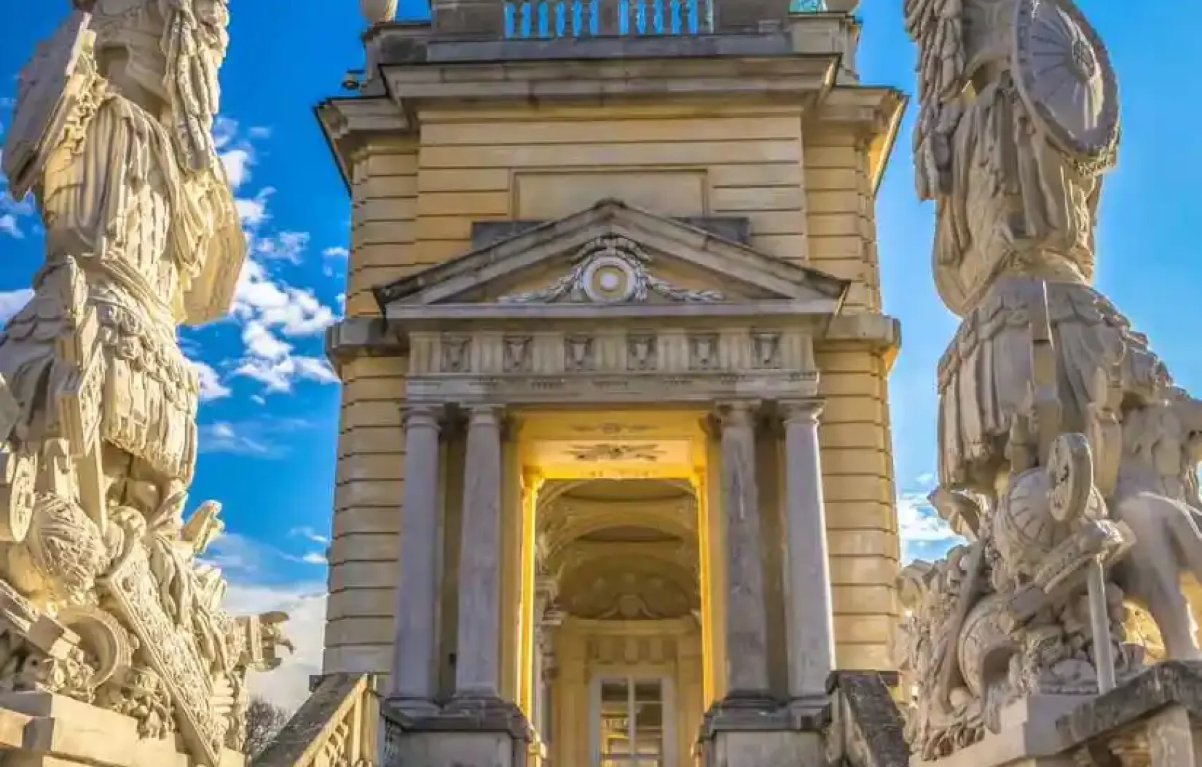 Schönbrunn Palace Tour with Tour Guide and ticket Vienna, Austria Schönbrunn Palace Tour with Tour Guide and ticket Vienna, Austria